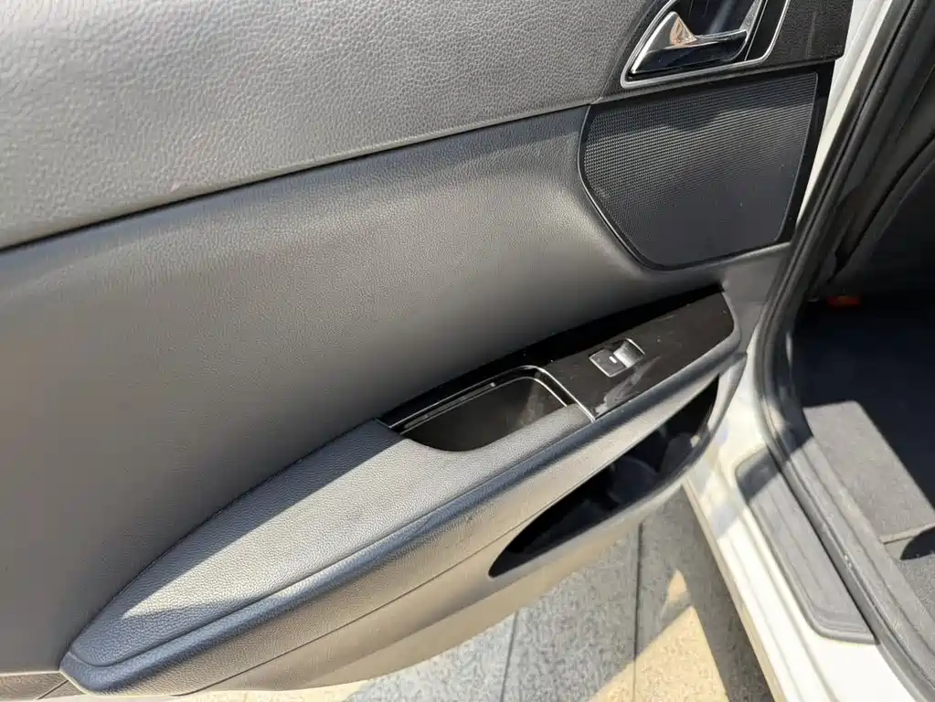 NameTuo 2014 1.8L Automatic ZunGui Type DLX