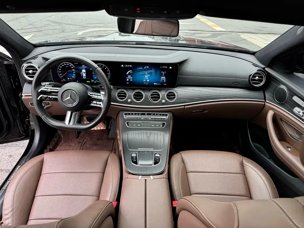 Mercedes-Benz E 350 e L Plug-in Hybrid Sports Sedan 2023