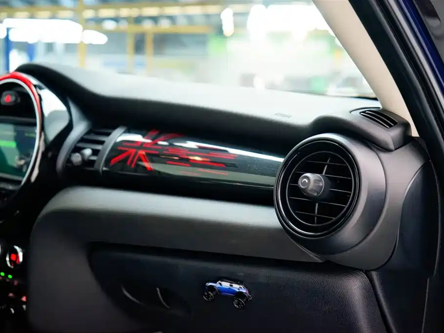 2019 MINI Cooper S Artist 5-Door Edition