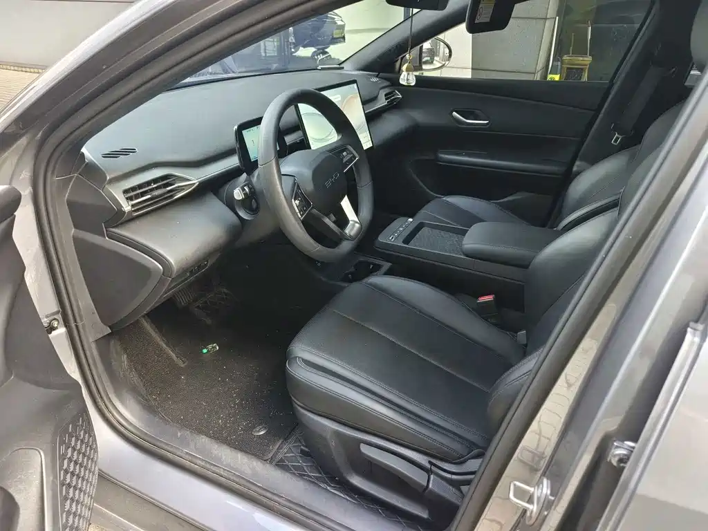BYD E7 2025 Model 520 Smart Edition