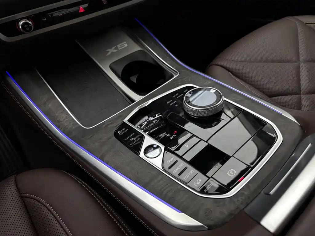 BMW X5 2023 xDrive 30Li M Sport Night Package尊享型