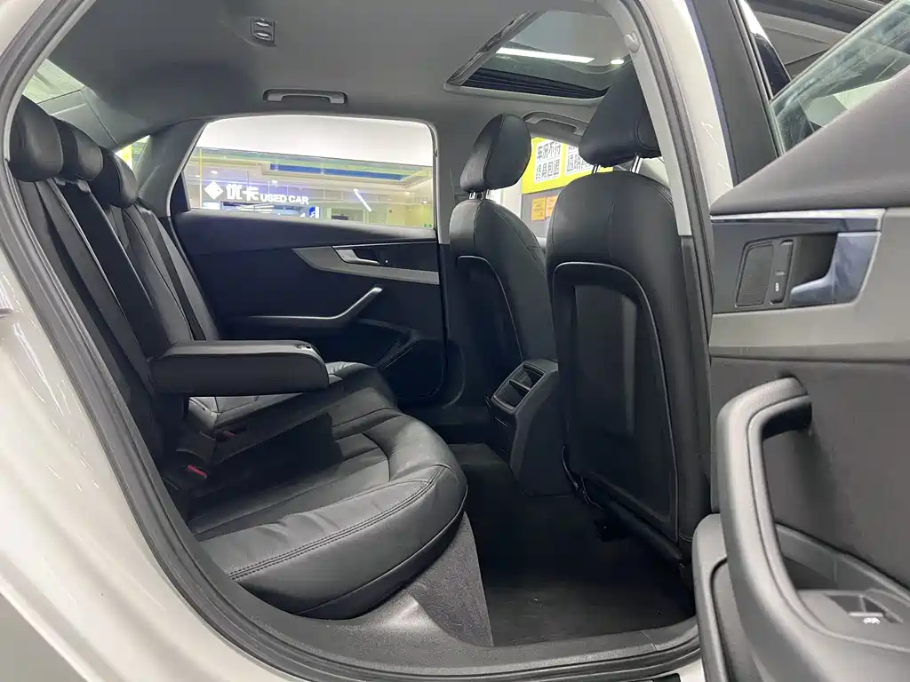 Audi A4L 2018 30th Anniversary Edition 40 TFSI Sport Line
