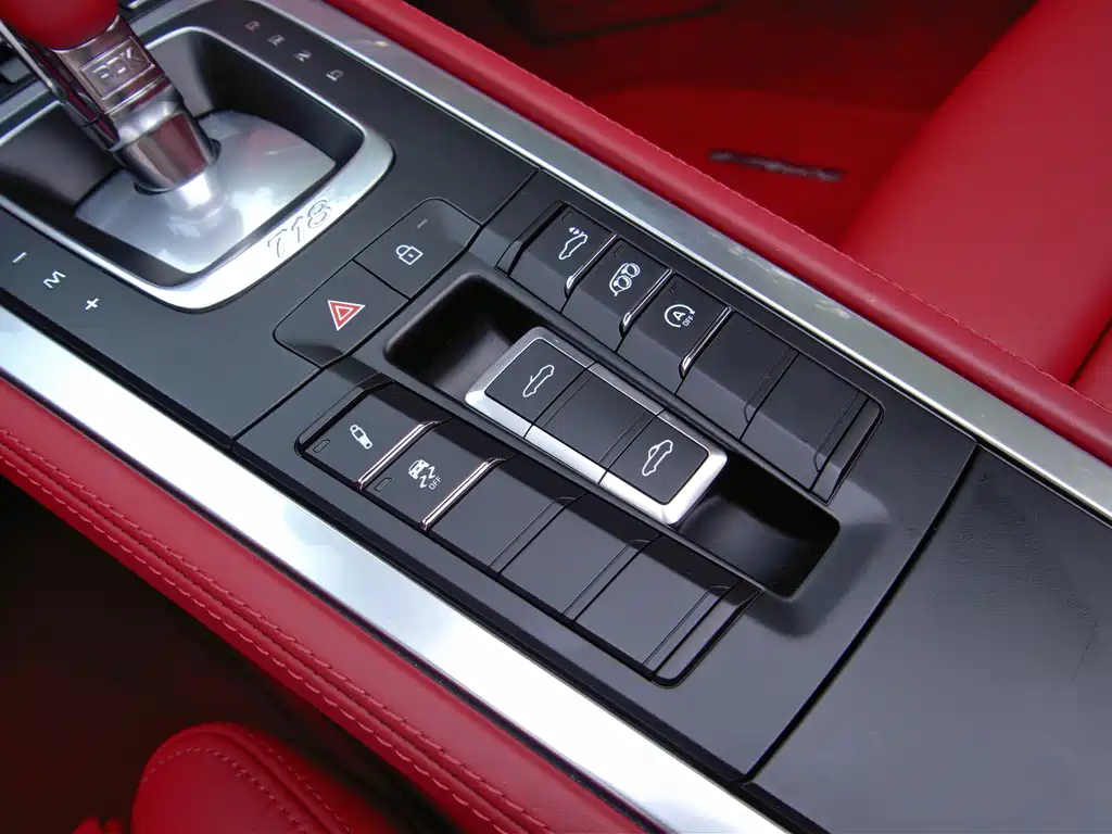 Porsche 718 Boxster 2.0T 2022 Model
