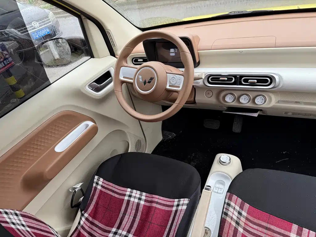 MacDonald MINIEV 2024 Model Third Generation 215km Youth Edition