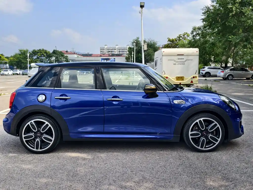 2019 MINI Cooper S Racing Driver 5-Door Edition