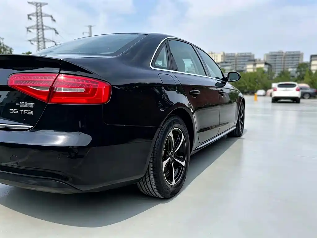 Audi A4L 2013 model 35 TFSI automatic standard edition