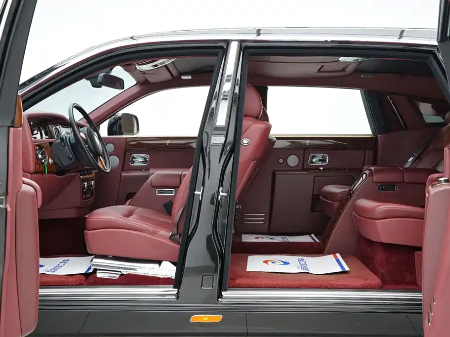 Phantom 2013 Edition 6.7L Extended Wheelbase