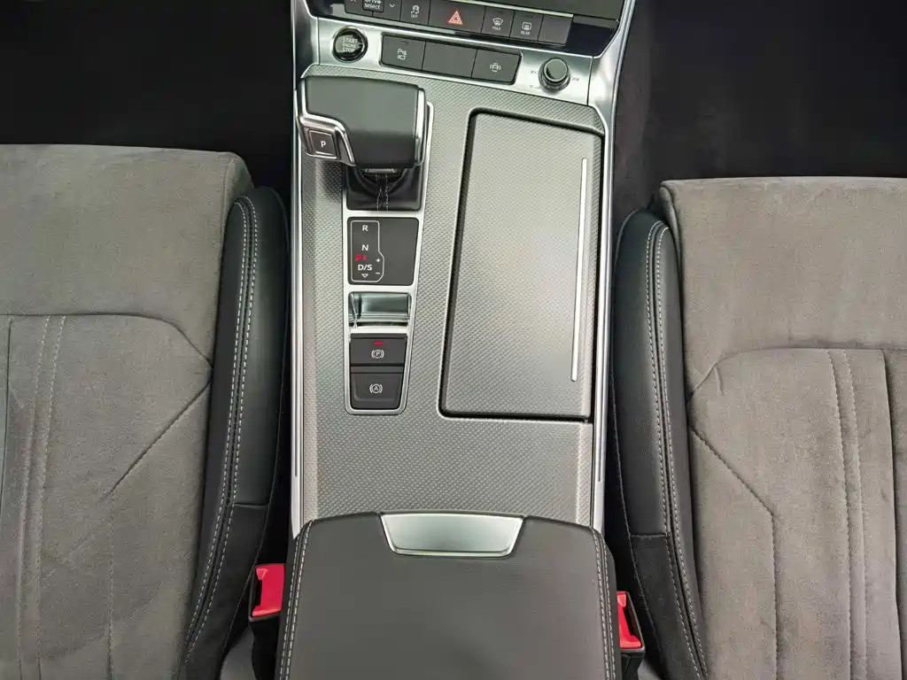 Audi A6L 2022 model 45 TFSI Premium Dynamic Edition