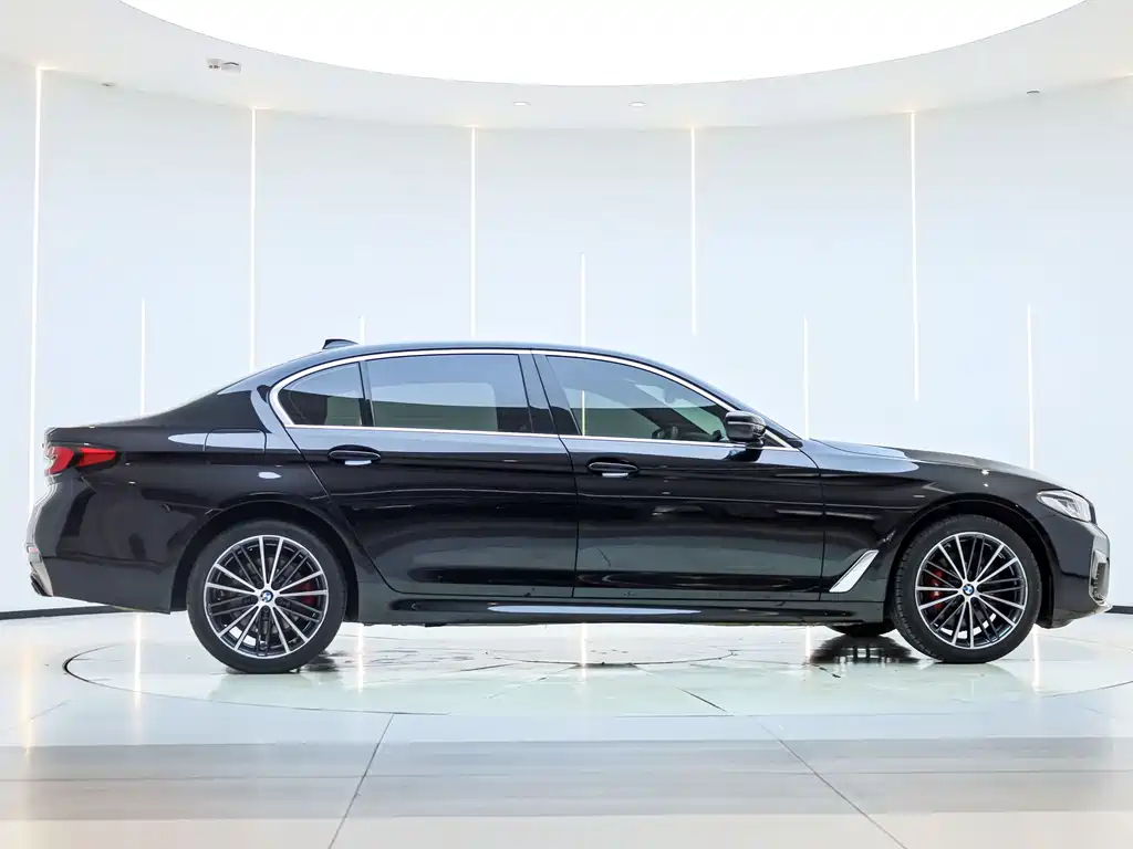 BMW 5 Series 2022 Model Refresh 530Li Leading Edition M Sport Package