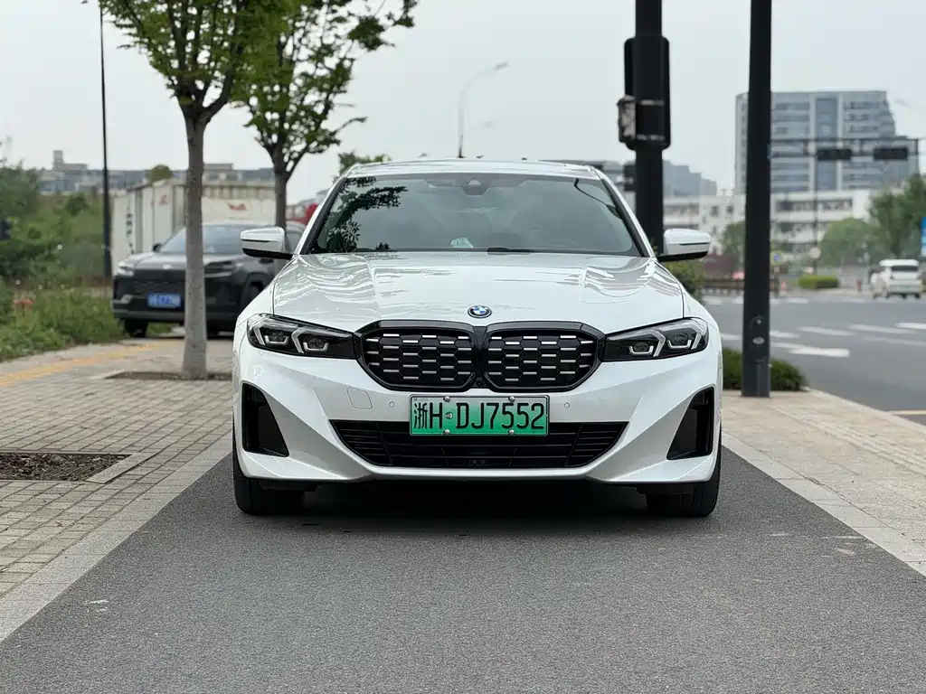 BMW i3 2022 eDrive 35 L