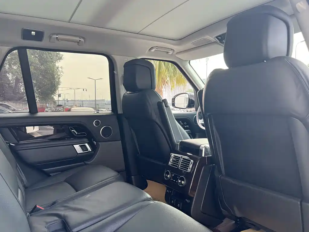 Range Rover 2022 3.0 L6 360PS Legacy Edition