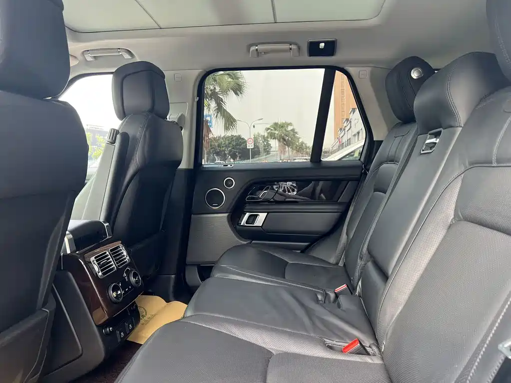 Range Rover 2022 3.0 L6 360PS Legacy Edition