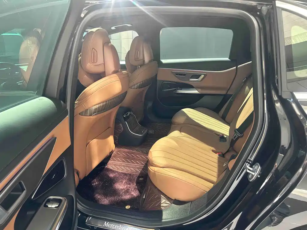 Mercedes-Benz E-Class 2024 E 300 L Fashion Edition