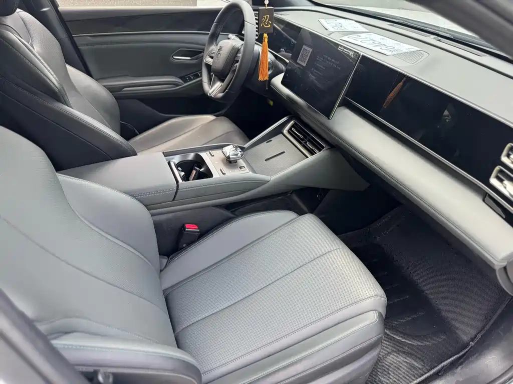 Qin L 2024 DM-i 120KM Leading Edition