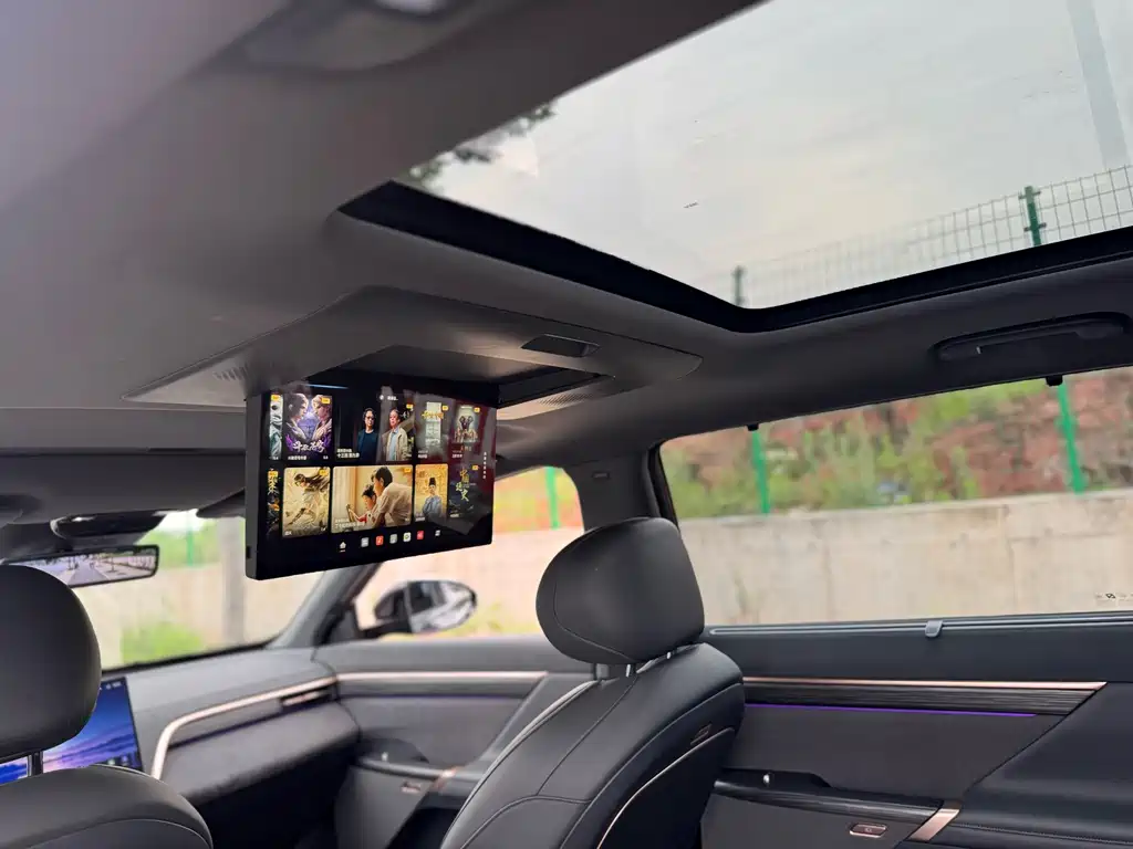 eπ008 2025 Edition 636Ultra Pure Electric 5-Seat
