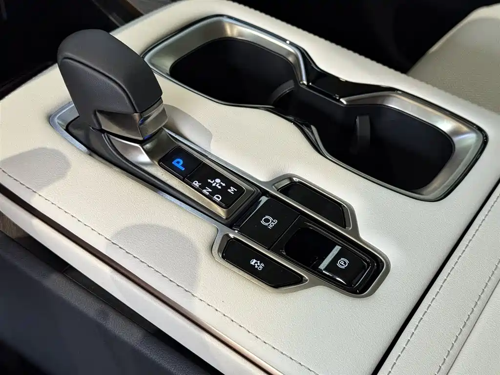 Lexus LM 2025 500h Six-Seater Grand Touring Edition