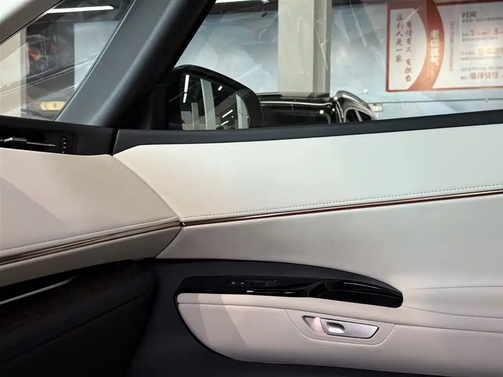 Lexus LM 2025 500h Six-Seater Grand Touring Edition