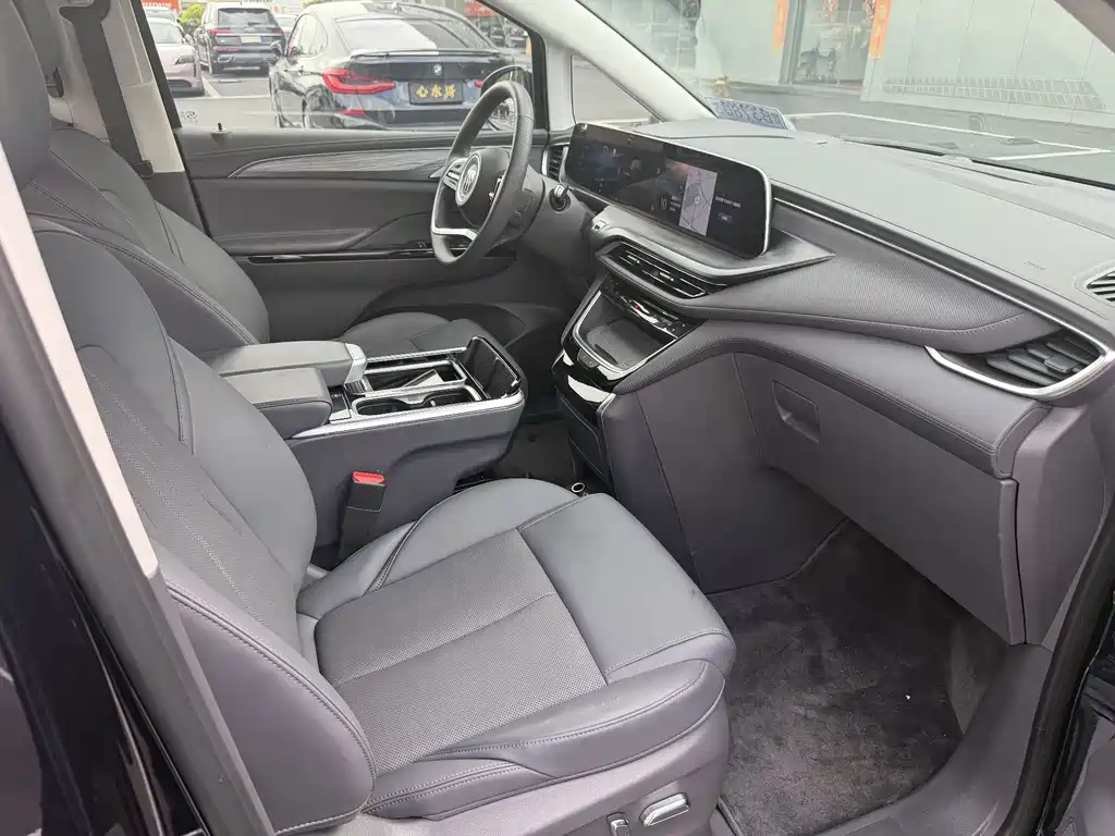 Buick GL8 New Energy 2025 陆尚尊享版