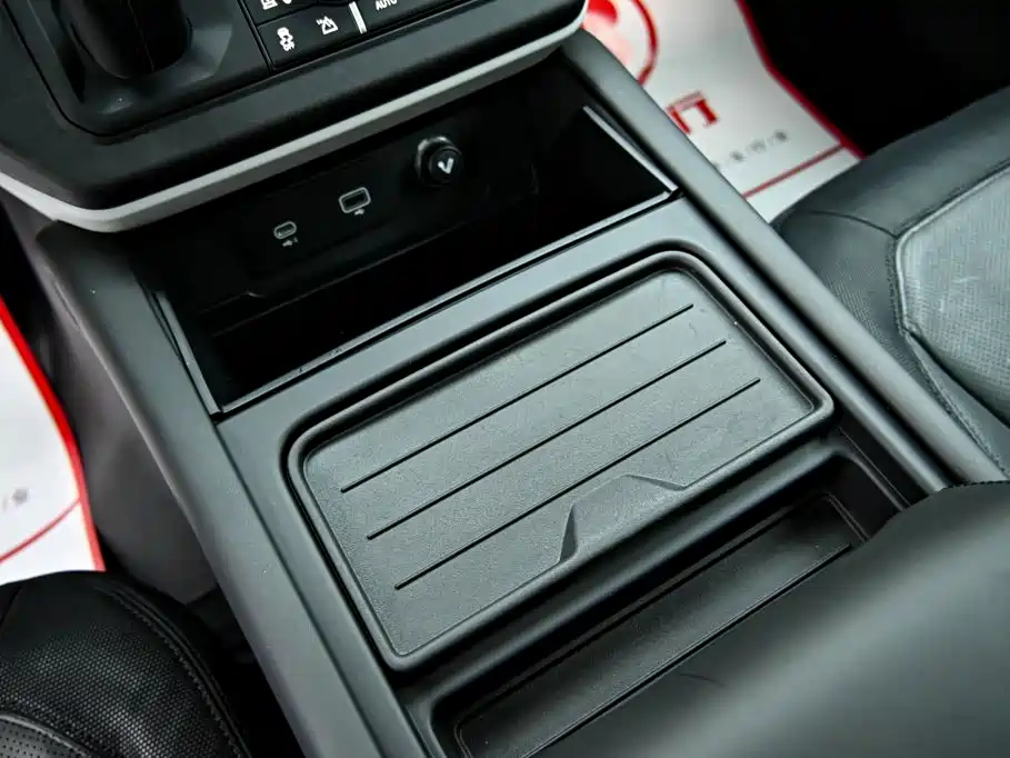 Land Rover Defender 2023 Edition 110 3.0T P400 X-DYNAMIC HSE