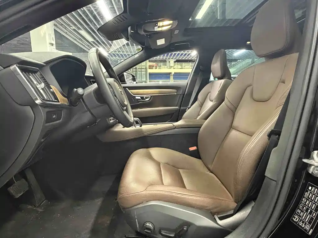 Volvo S90 2024 B5 Intelligent Luxury Edition