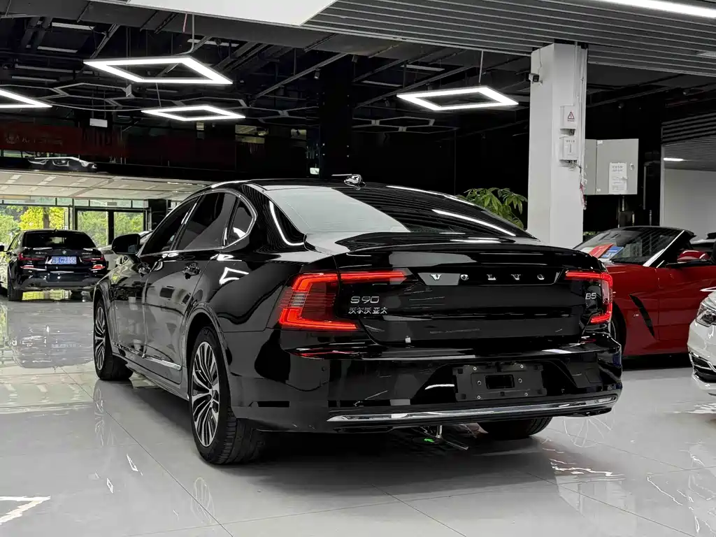 Volvo S90 2024 B5 Intelligent Luxury Edition