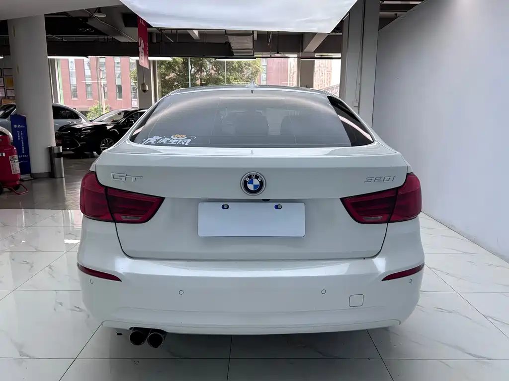 BMW 3 Series GT 2018 320i Sport Line