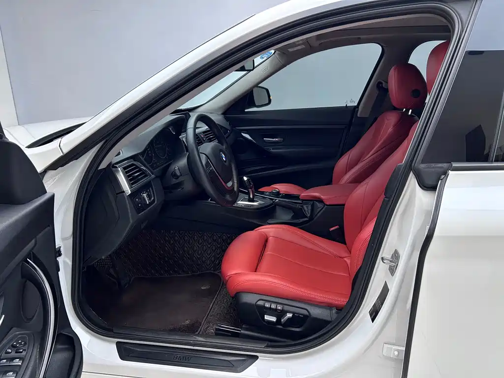 BMW 3 Series GT 2018 320i Sport Line