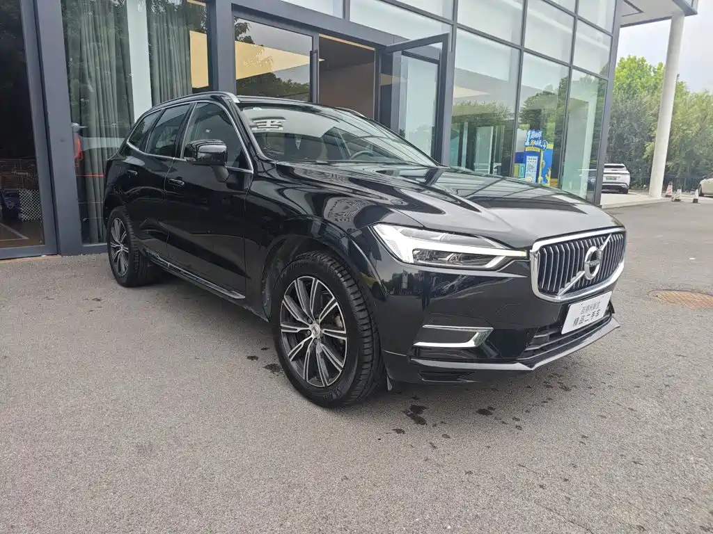 Volvo XC60 2020 T5 AWD Intelligent Distance Luxury Edition
