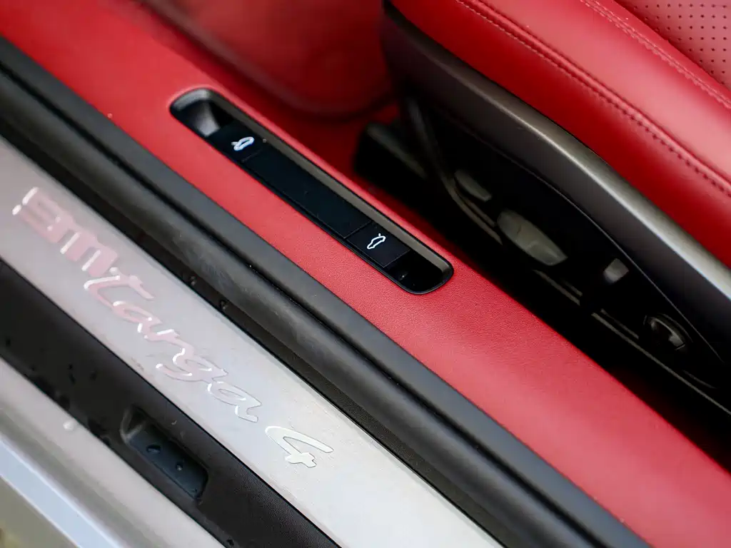 Porsche 911 Targa 4 3.0T 2023