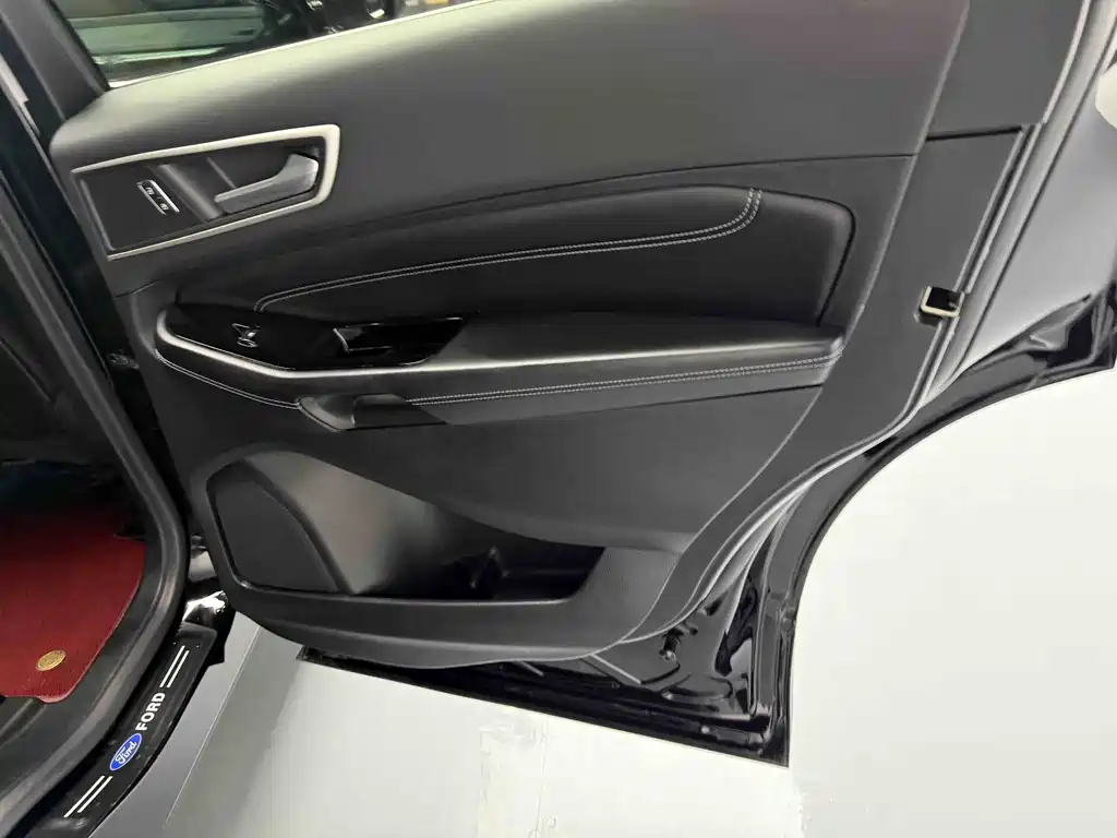 Escape 2021 Plus EcoBoost 245 2WD Platinum Type 5-seat