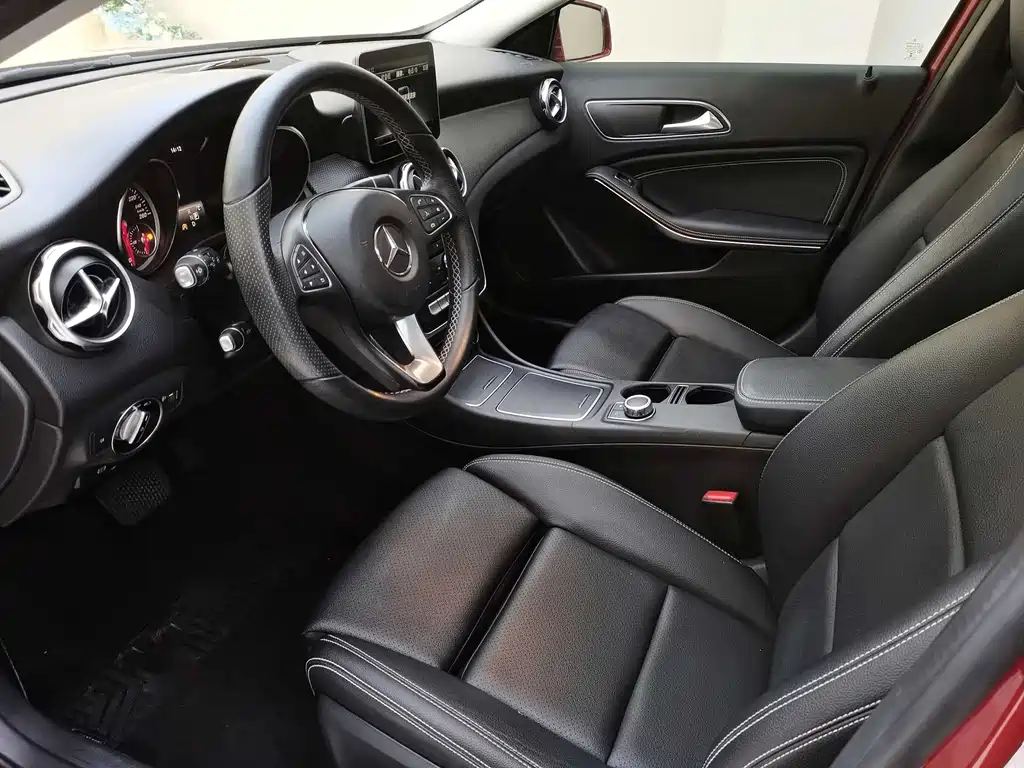 Mercedes-Benz GLA 2017 GLA 200 Dynamic Edition