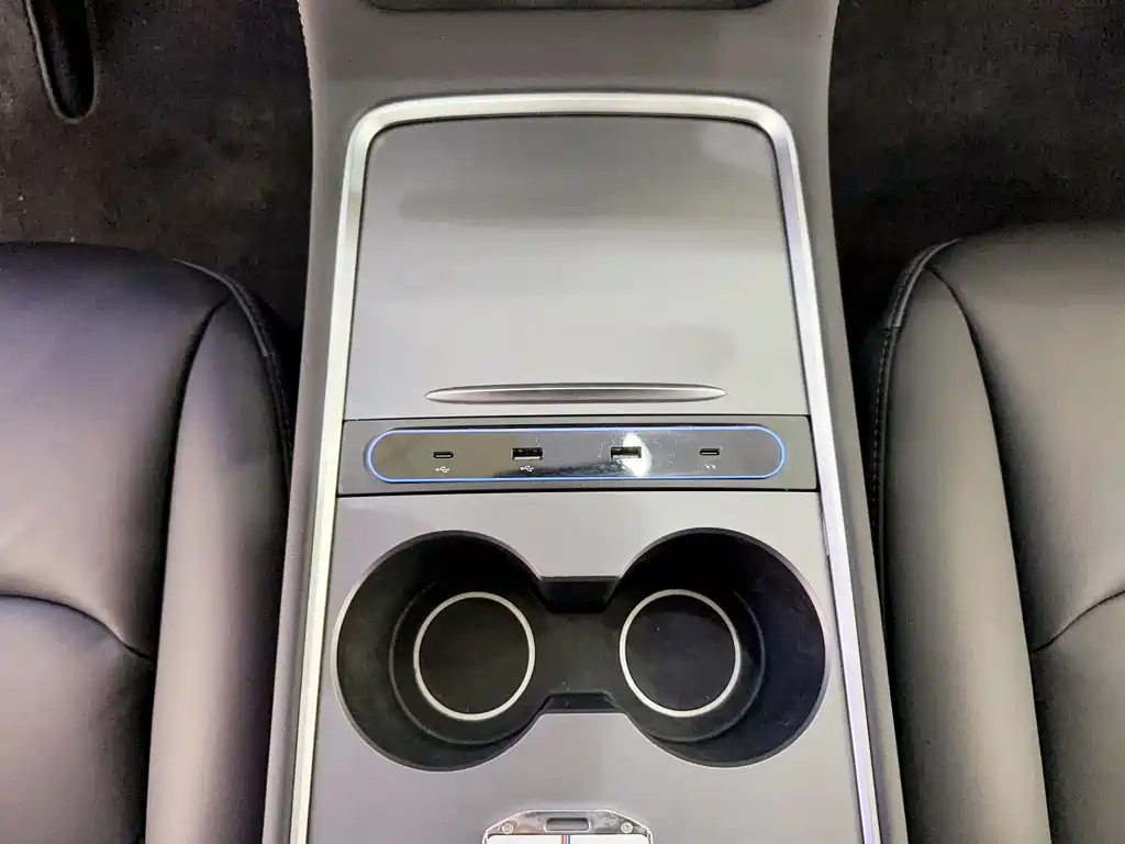 Model Y 2021 Long Range All-Wheel Drive Edition 3D7