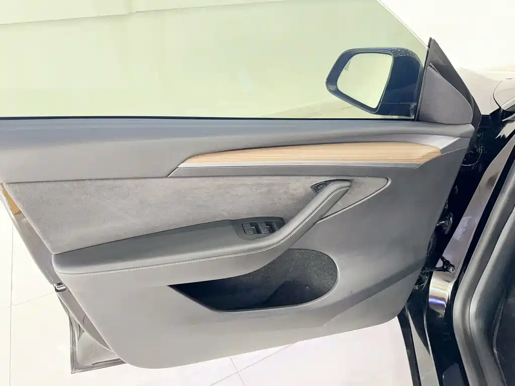 Model Y 2021 Long Range All-Wheel Drive Edition 3D7