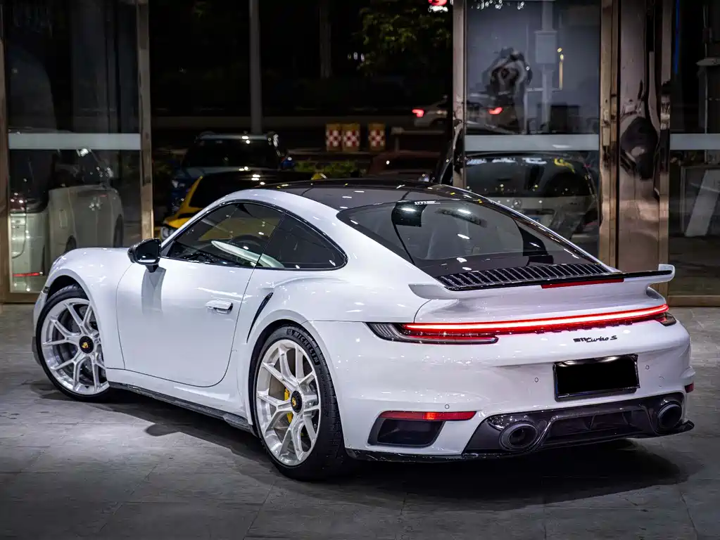 Porsche 911 Turbo S 3.7T 2022 Model