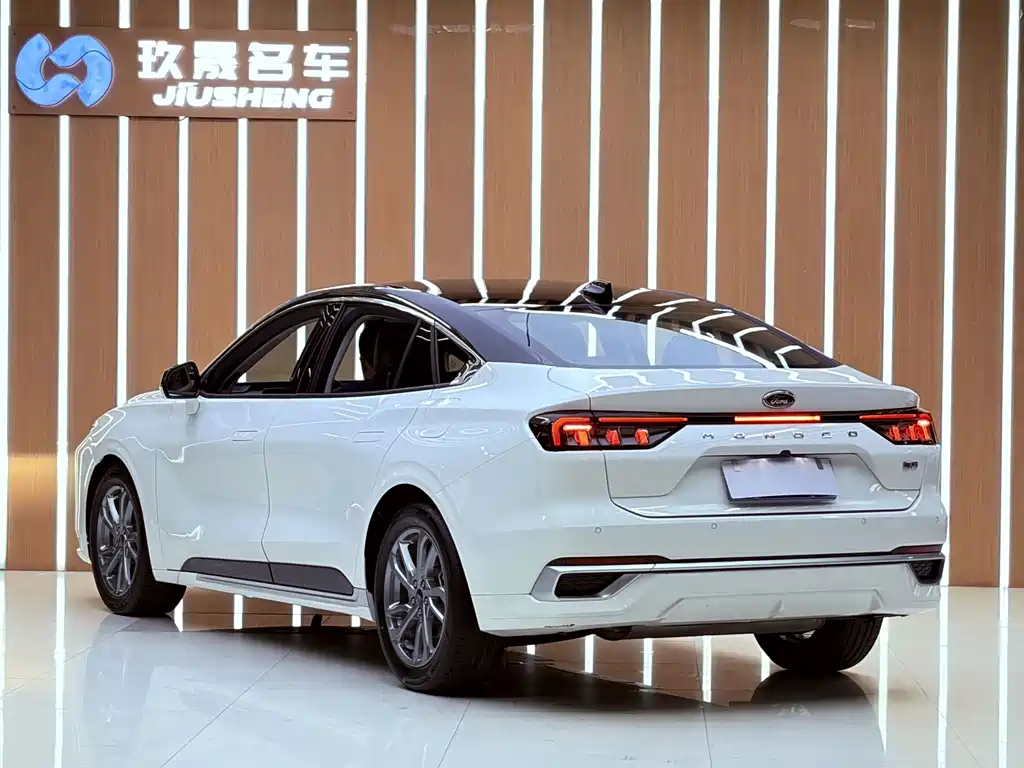 Mondeo 2023 EcoBoost 245 Luxury Edition