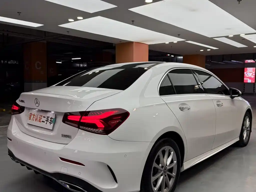 Mercedes-Benz A 200 L Sport Sedan Fashion Edition 2022 Facelift