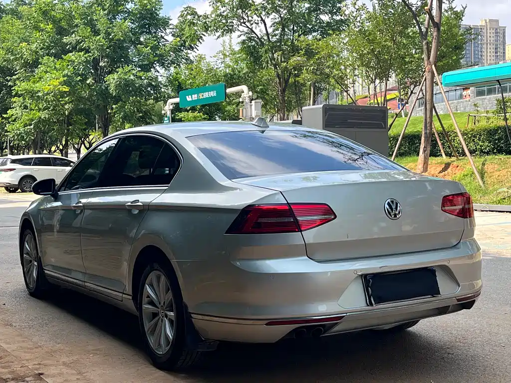 Mighty 2017 330TSI DSG Leading Edition