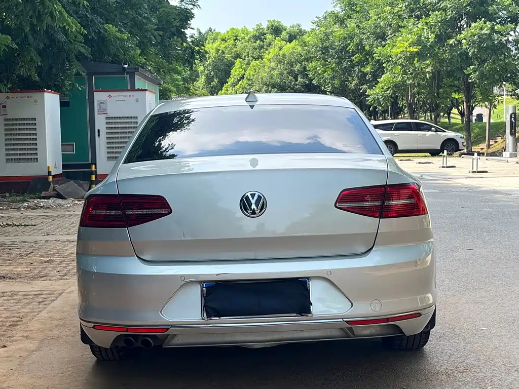 Mighty 2017 330TSI DSG Leading Edition