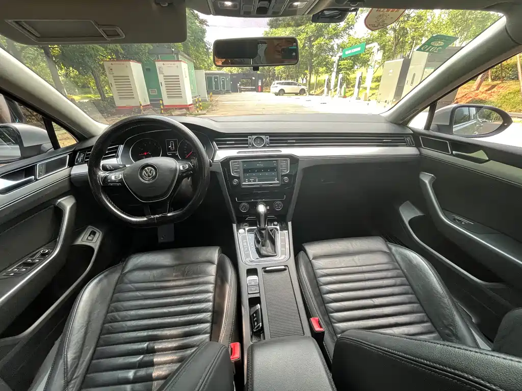 Mighty 2017 330TSI DSG Leading Edition