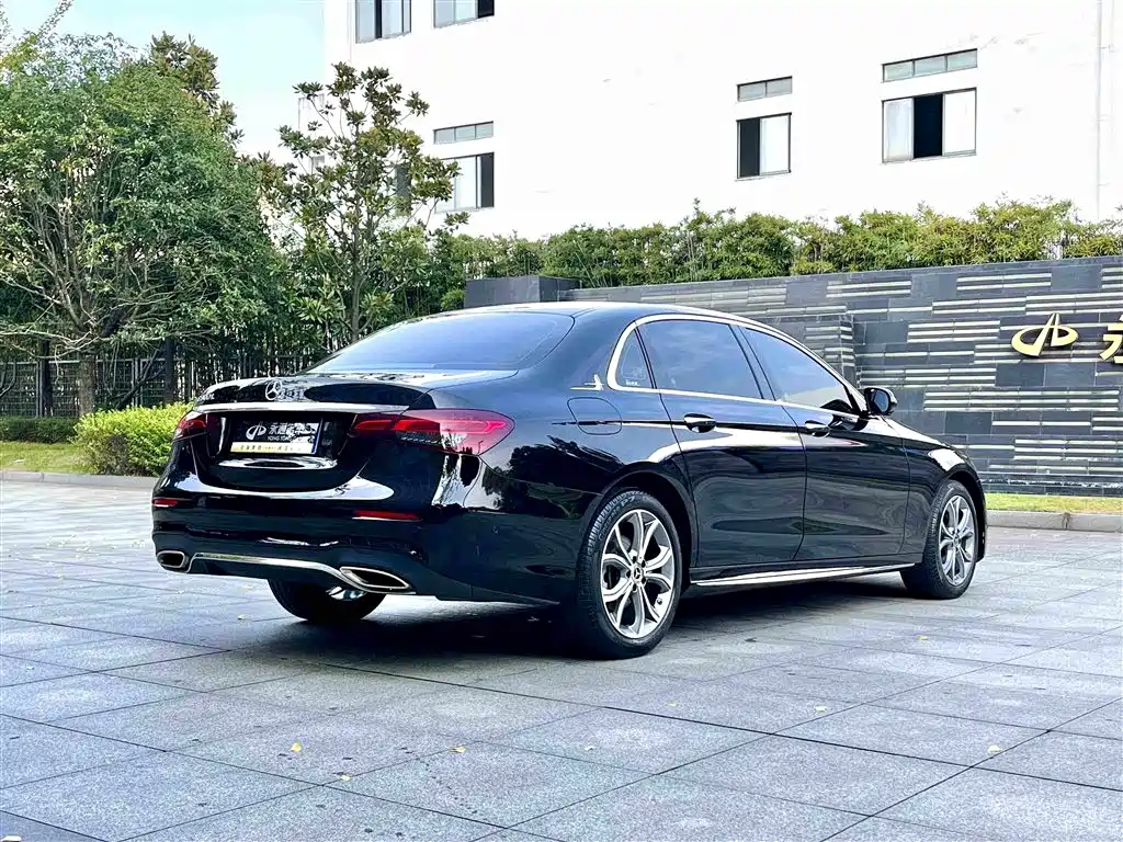 Mercedes-Benz E-Class 2022 Facelift E 300 L Sporty and Stylish Edition