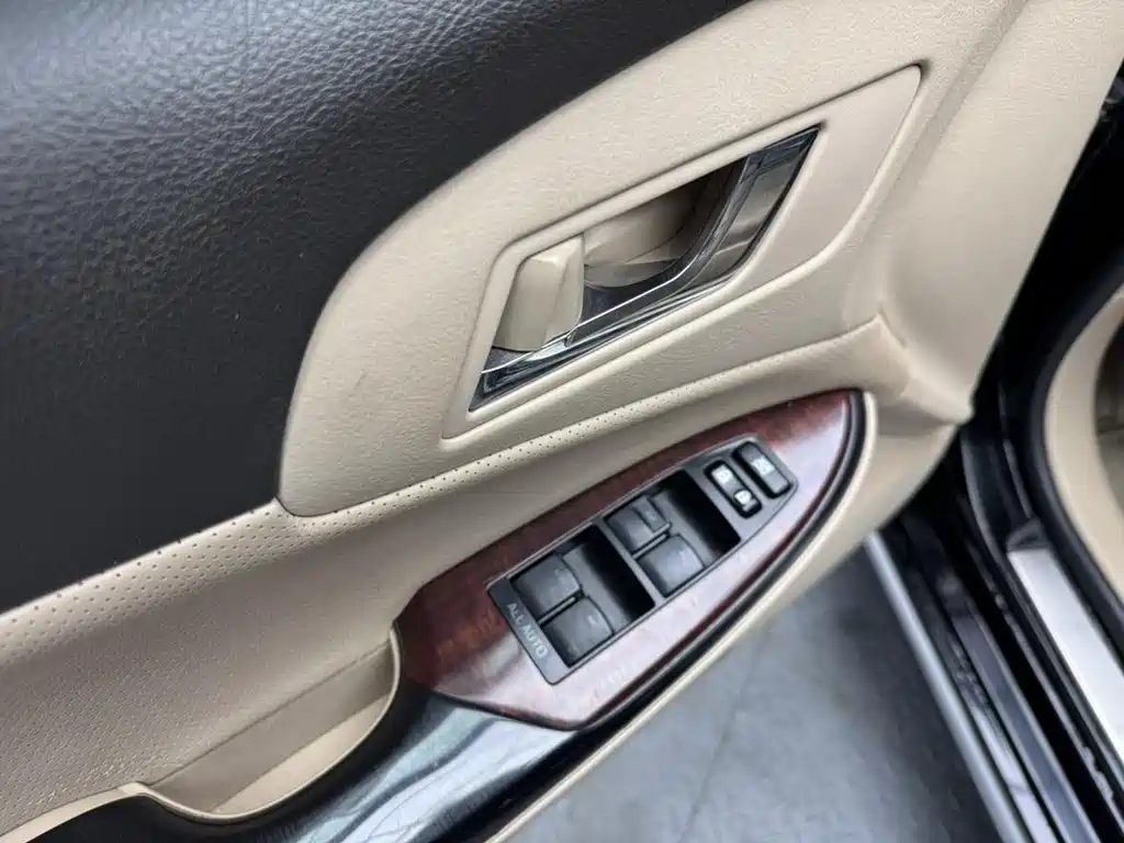 2011 Crown Royal Leather Sunroof Special Edition