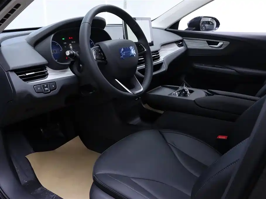 Hongqi E-QM5 2025 Edition 500km Rental Version