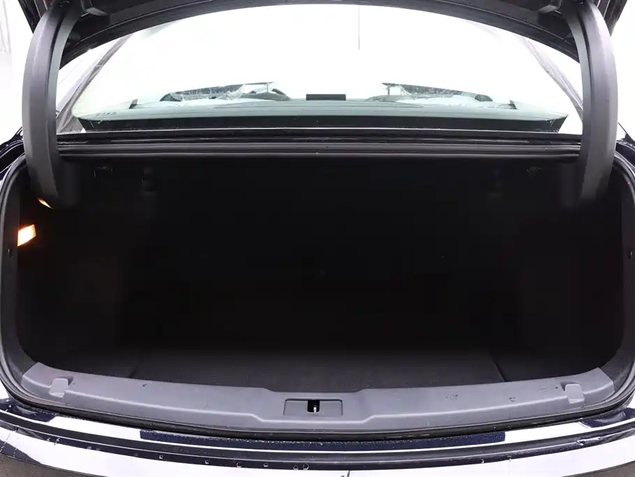 Hongqi E-QM5 2025 Edition 500km Rental Version