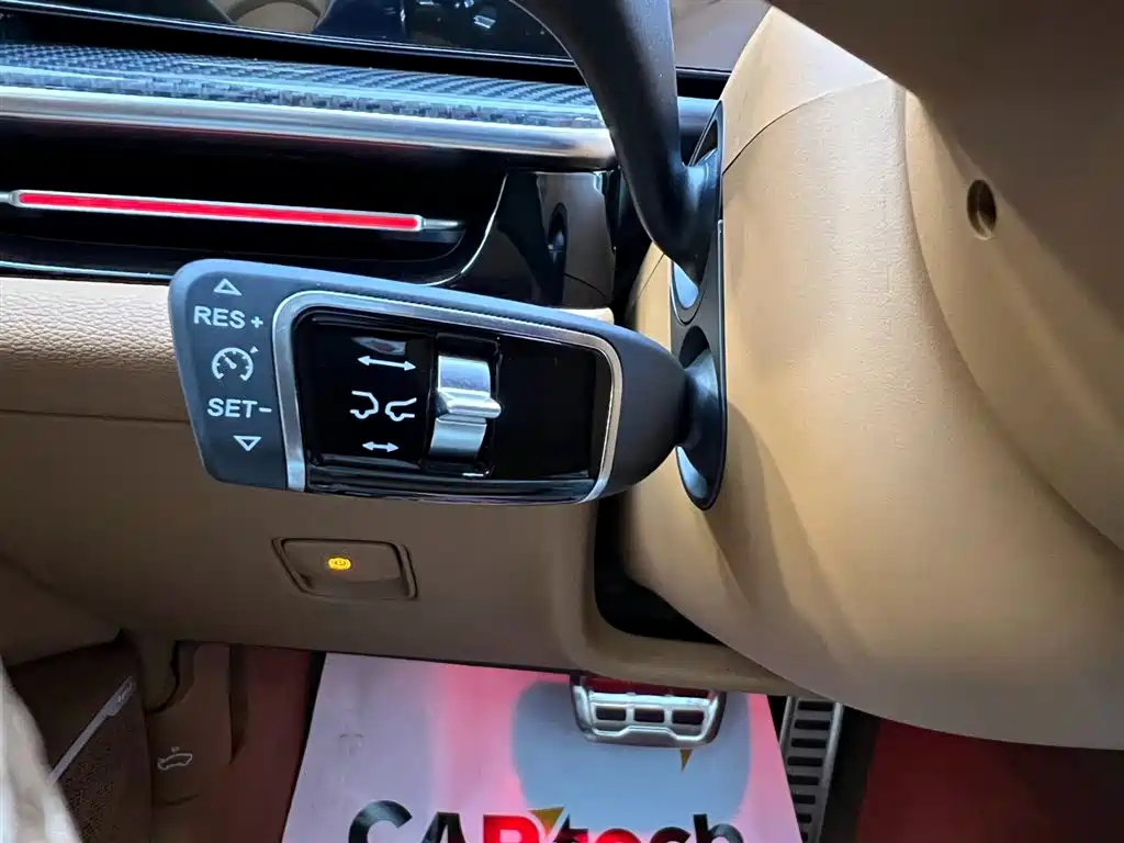Hongqi H9 2025 Edition 3.0T All-Wheel Drive Flag Leadership Private Enjoyment Style Version 4-Seater