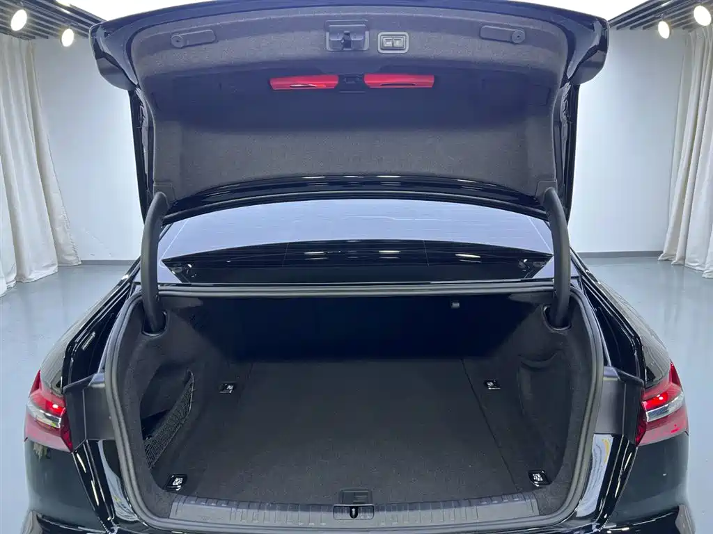 Audi A6L 2023 Facelift 45 TFSI quattro Premium Dynamic Edition