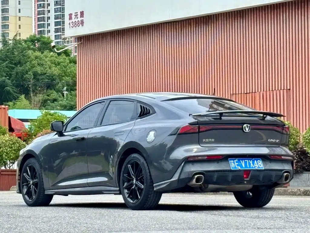 Changan UNI-V 2022 Model 1.5T Prestige Edition