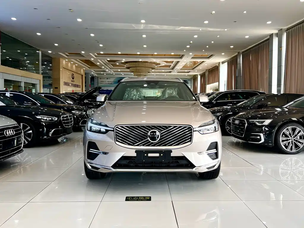Volvo XC60 2026 Model B5 AWD Intelligent Distance Luxury Edition