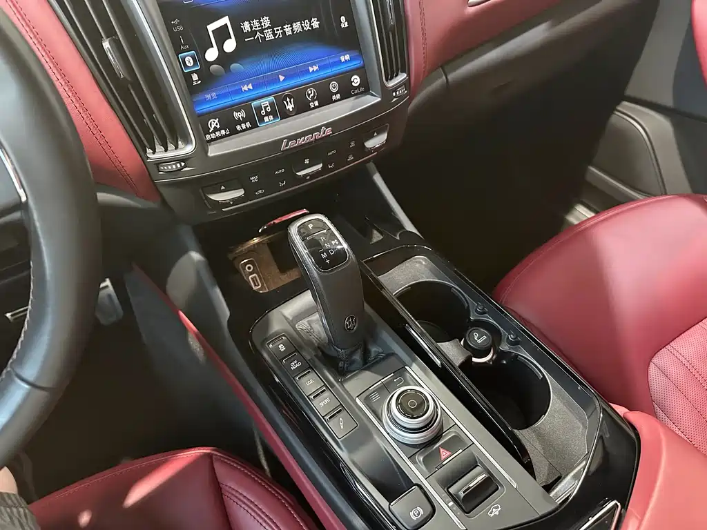 Levante 2020 3.0T Standard Edition
