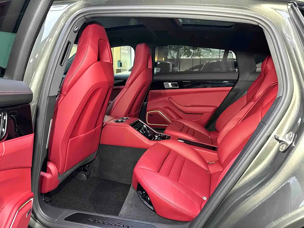 Panamera 2023 Executive Long Platinum Edition 2.9T
