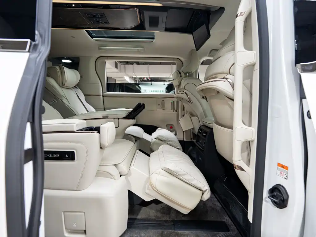 Lexus LM 2023 350h 7-Seat Grandeur Edition